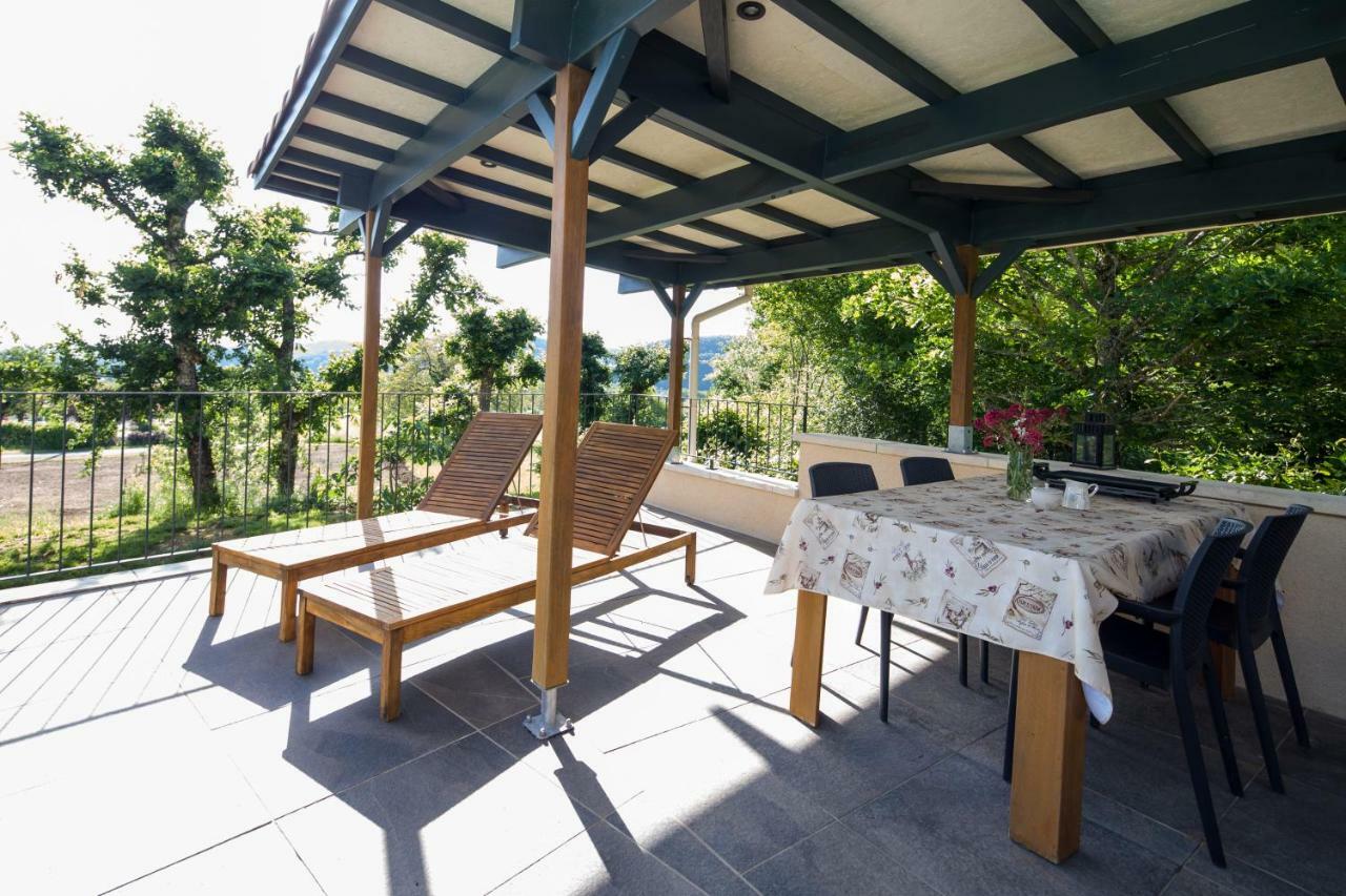 Apartamento Domaine L'Ancien Vignoble Saint-Julien-de-Lampon Exterior foto